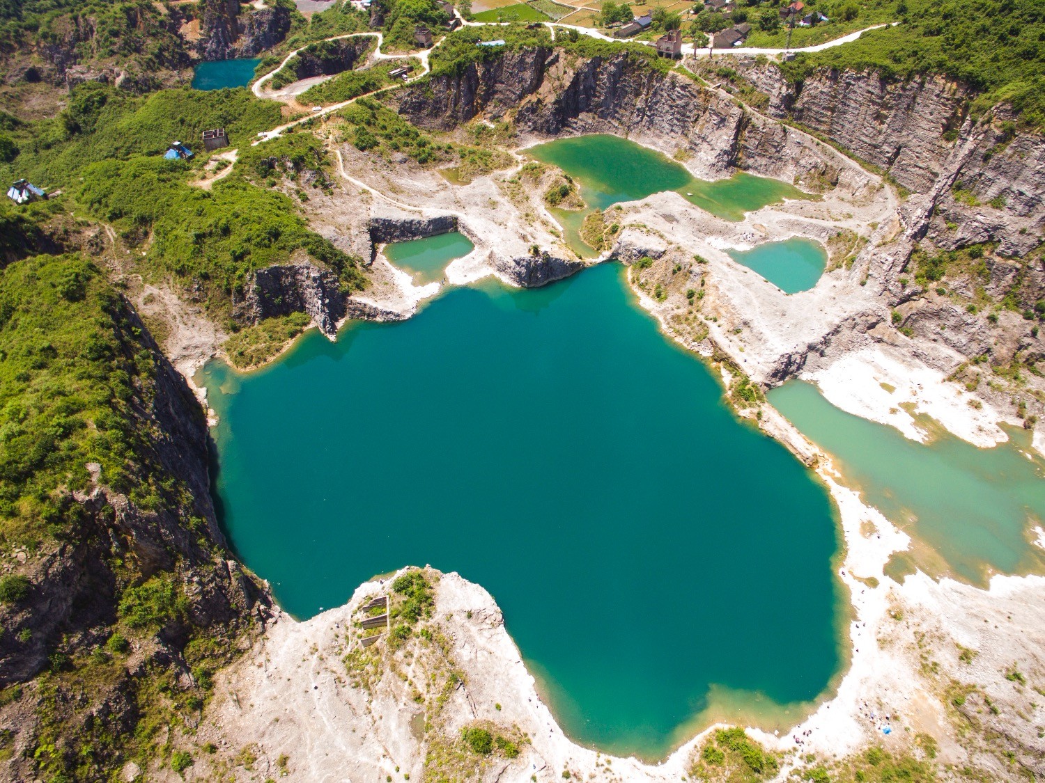 153736793.jpg 44f4-hphsupx7039109.jpg